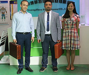 來自伊朗的客戶到廣州博菲特進口健身房器材