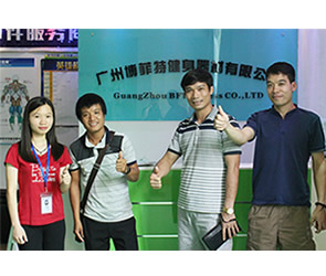 印度客戶來博菲特采購進口商用健身房器材