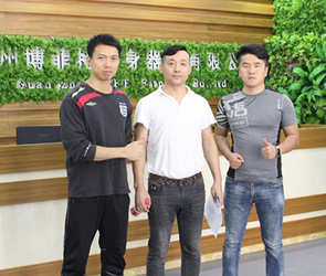 佛山客戶來我們博菲特工廠采購健身器材