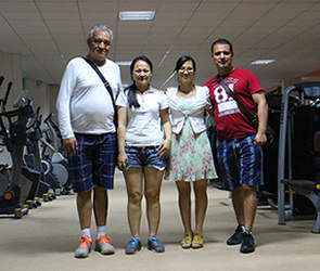 墨西哥客戶來中國采購商用健身房器材