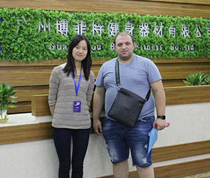 俄羅斯客戶找跑步機工廠并選擇與博菲特合作