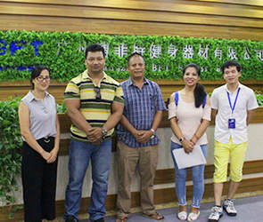 尼泊爾客戶來中國進(jìn)口博菲特健身器材