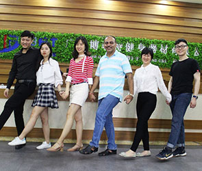 印度老客戶再次來采購健身房器材