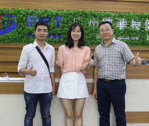 越南客戶來中國采購健身房器材