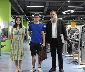 以色列客戶來中國進(jìn)口健身器材