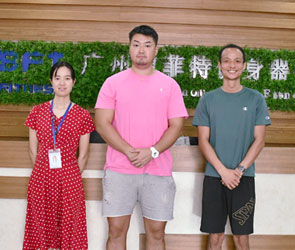 日本客戶(hù)來(lái)中國(guó)進(jìn)口博菲特健身器材