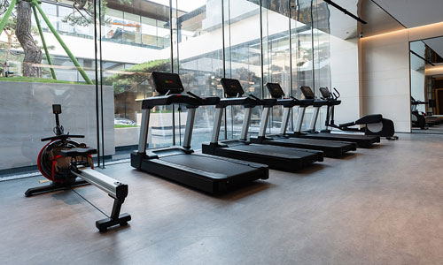 公司員工健身房應(yīng)該配置哪些健身器材