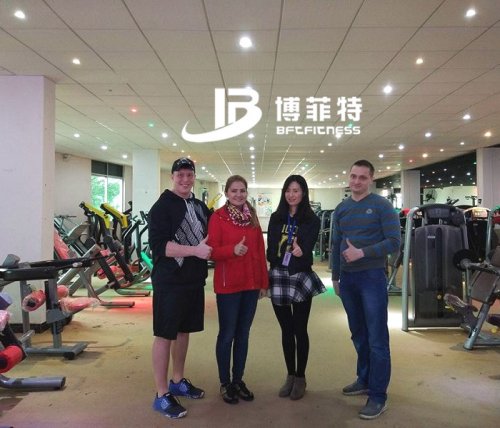 俄羅斯客戶定制跑步機和健身房設(shè)計運營方案