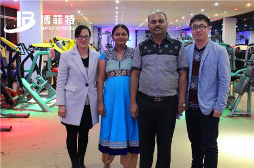 印度客戶(hù)來(lái)我們公司采購(gòu)商用室內(nèi)健身器材