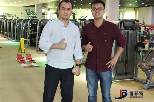 阿塞拜疆客戶來博菲特購買健身房器材