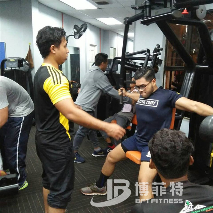 馬來西亞健身房健身設(shè)備