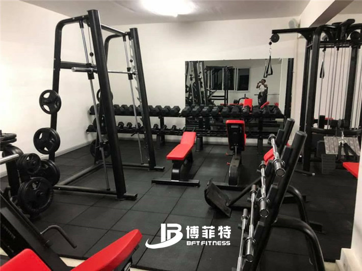 馬達(dá)加斯加健身房器械