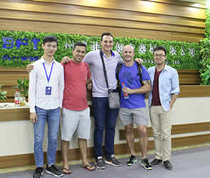 南非客戶來中國采購博菲特品牌商用健身器材