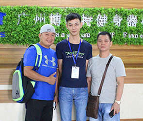 越南客戶來中國采購博菲特品牌商用健身房器械