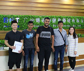 毛里求斯客戶來中國尋找健身器材廠家好采購健身器械