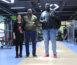 盧旺達客戶為他們的健身房來中國尋找健身器材廠家