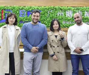 伊朗客戶來中國采購高質(zhì)量商用健身房器材