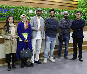 沙特客戶來中國找健身房器材生產(chǎn)廠家