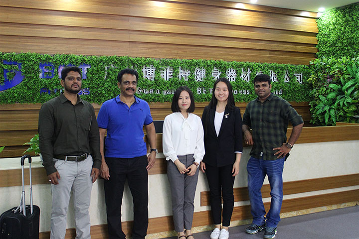 印度客戶(hù)來(lái)中國(guó)采購(gòu)健身器材