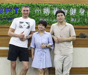 俄羅斯客戶來中國找健身房器材廠家