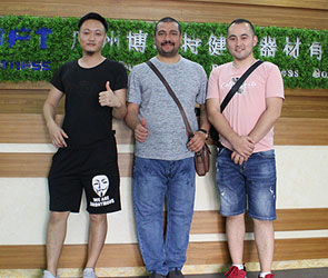 沙特阿拉伯客戶(hù)來(lái)中國(guó)找健身器材生產(chǎn)廠家