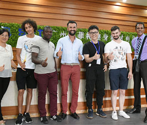 法國客戶來中國進口博菲特品牌健身器材