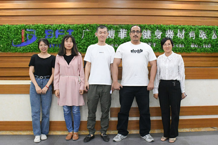 沙特客戶來中國采購博菲特健身器材